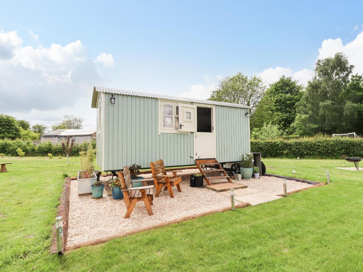 Honeybee Lodge Woodhall Spa Exterior foto